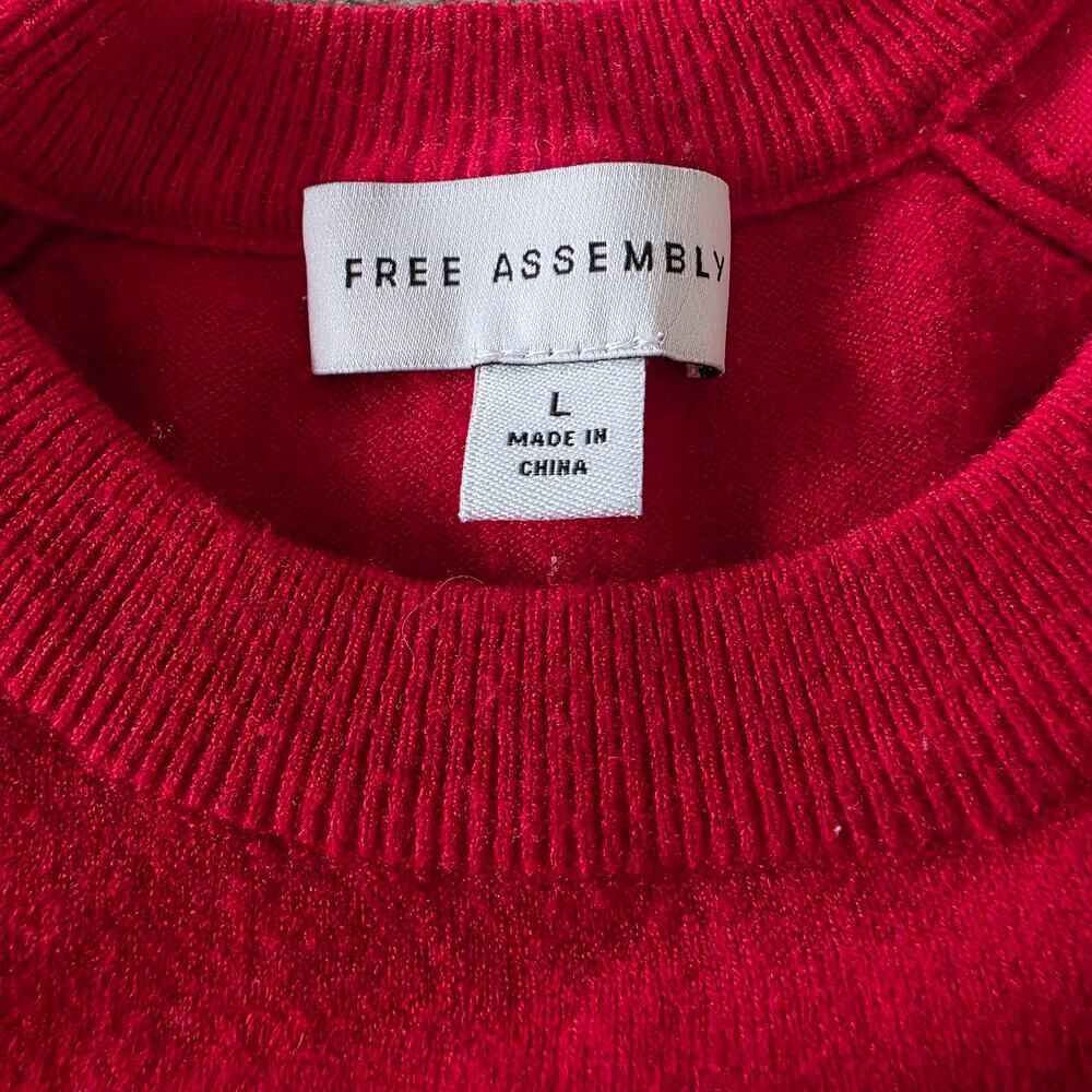 Free Assembly Red Pleat Shouldered Red Sweater Size Large - Picture 3 of 6